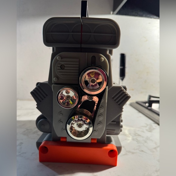 Vintage Mattel 1999 Hot Wheels V-8 STO-N-GO Engine Carrying Case - Picture 2 of 6